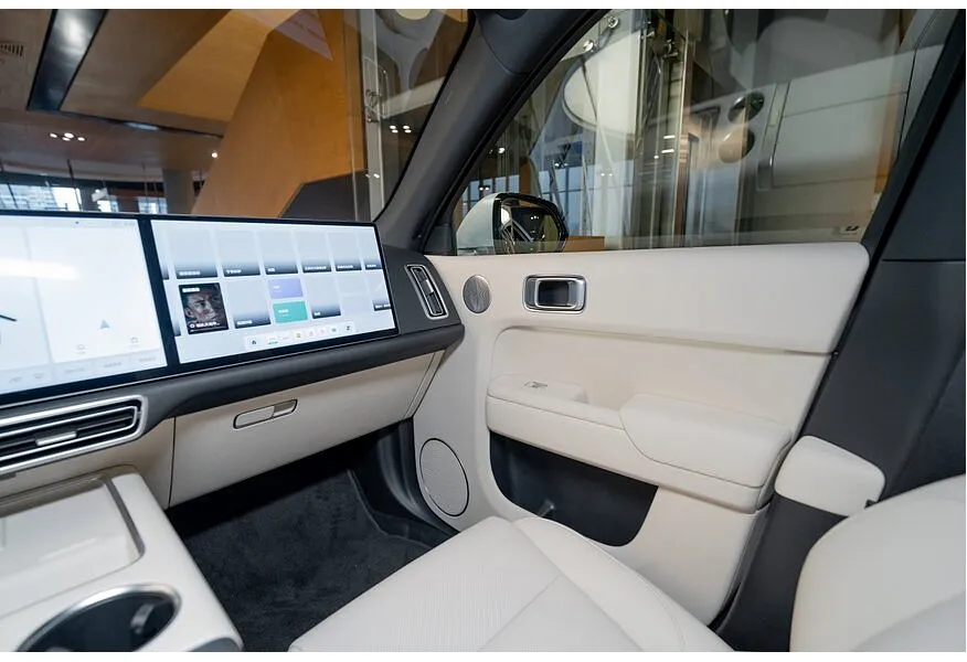 Li Auto L6 1.5 AT 4WD (150 л.с.) Pro Серый в АВИЛОН. Слайд №8