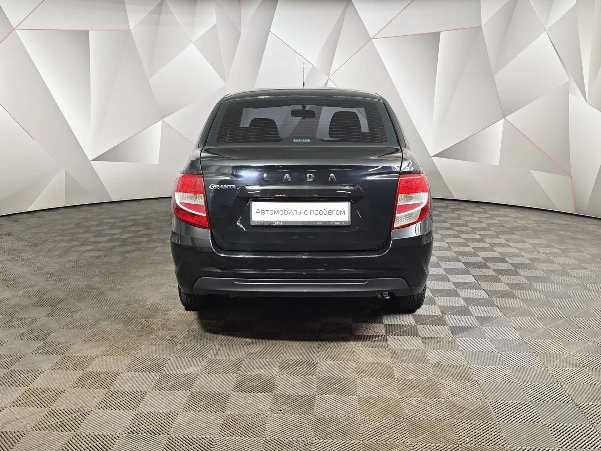 ВАЗ (Lada) Granta 1.6 MT 8кл (87 л.с.) Черный в АВИЛОН. Слайд №8