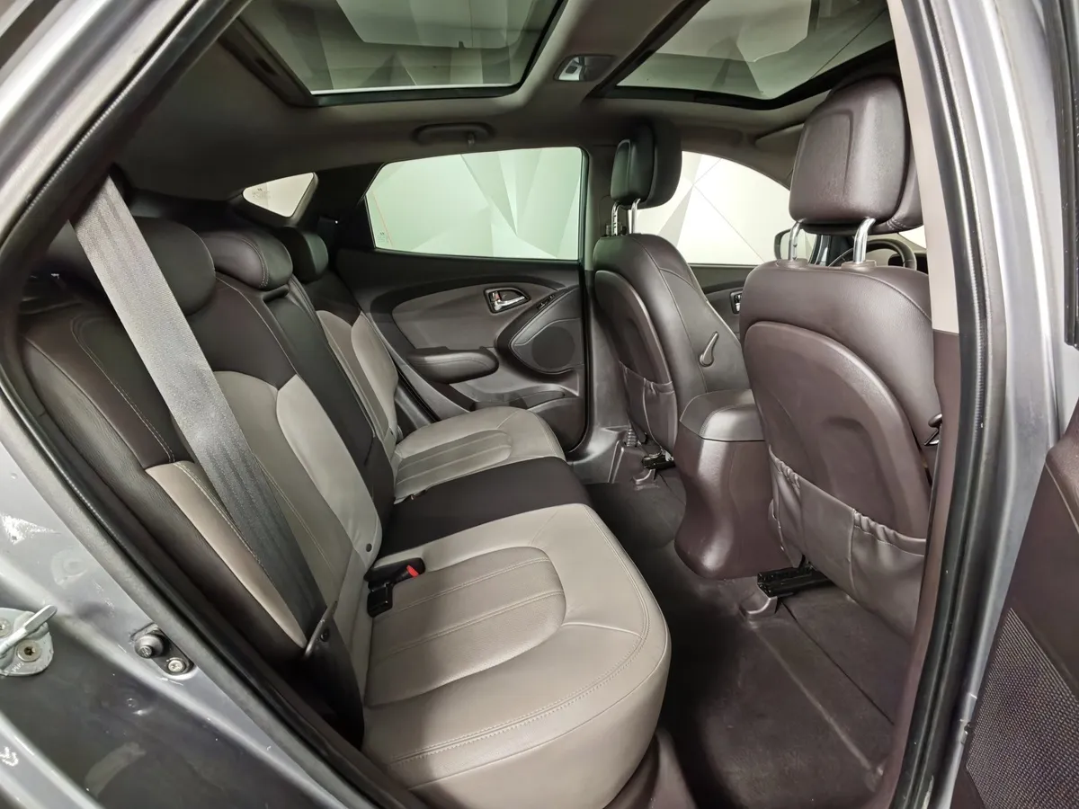 Hyundai ix35 2.0 AT 4WD (150 л.с.) Prestige Серый в АВИЛОН. Слайд №16