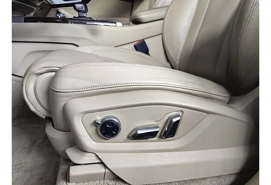 Audi Q7 3.0 TDI Tiptronic quattro (249 л.с.) Серый в АВИЛОН. Слайд №21