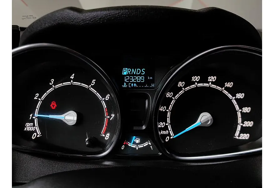 АВИЛОН - Ford Fiesta 1.6 Ti-VCT PowerShift (105 л.с.) Trend Серебристый - slide 15
