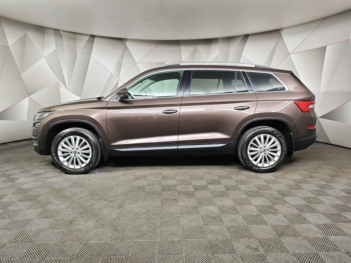 Skoda Kodiaq 2.0 TDI DSG 4X4 (150 л.с.) Коричневый в АВИЛОН. Слайд №5