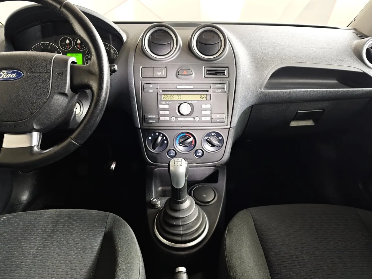 Ford Fiesta 1.6 Flex MT (100 л.с.) Красный в АВИЛОН. Слайд №12
