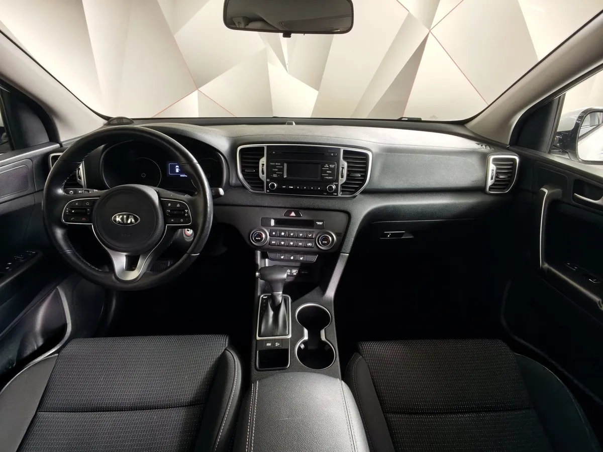 Kia Sportage 2.0 AT (150 л.с.) Comfort Белый в АВИЛОН. Слайд №14