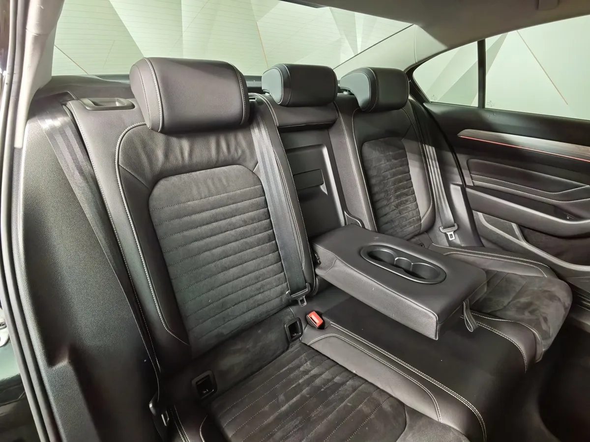 Volkswagen Passat 1.4 TSI BlueMotion DSG (150 л.с.) Highline Черный в АВИЛОН. Слайд №17