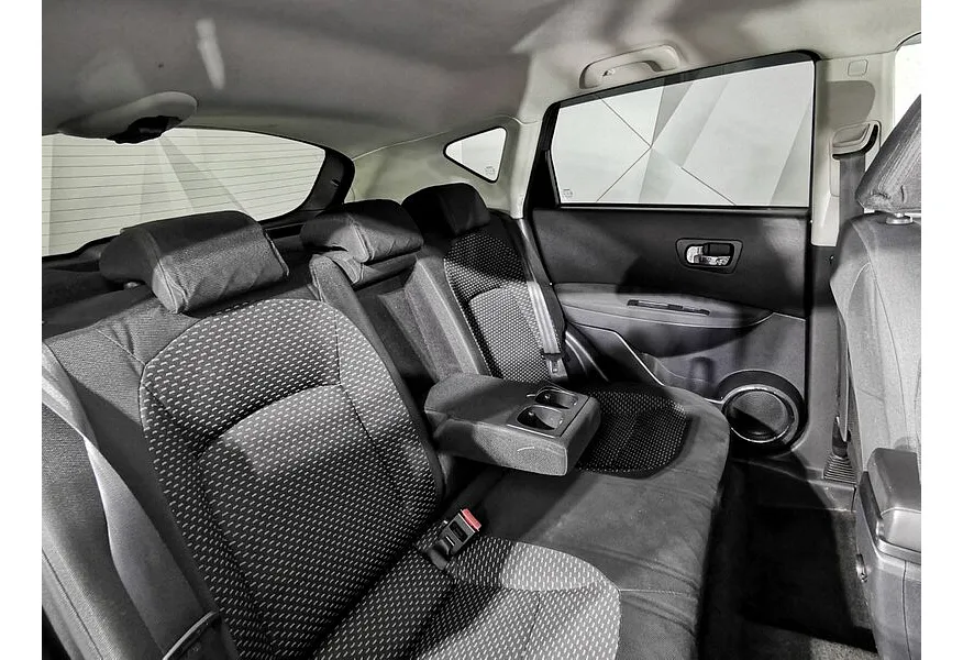 Nissan Qashqai 1.6 MT FWD (115 л.с.) Серый в АВИЛОН. Слайд №16
