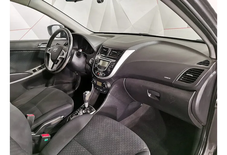 Hyundai Solaris 1.6 AT (123 л.с.) Family Серый в АВИЛОН. Слайд №12
