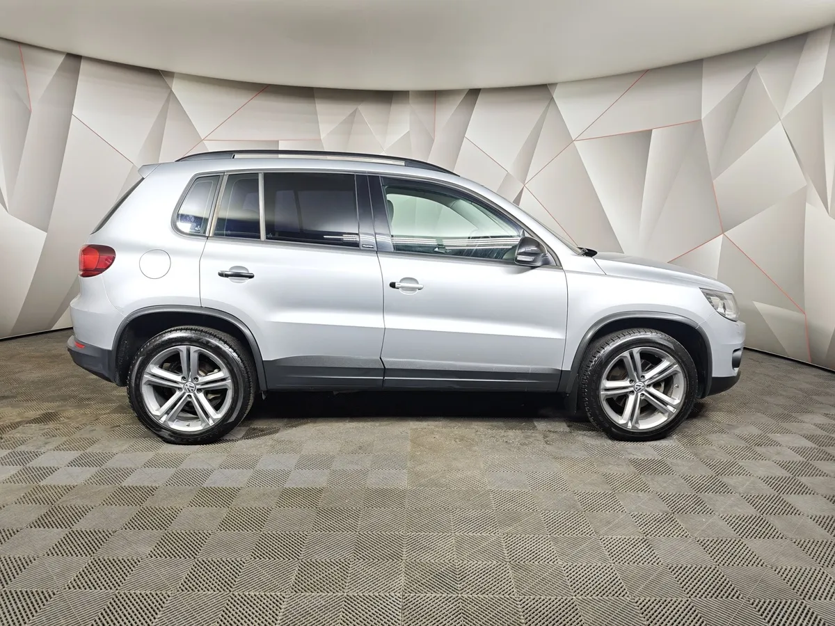 Volkswagen Tiguan 1.4 TSI BlueMotion DSG (150 л.с.) Sport&Style Черный в АВИЛОН. Слайд №6