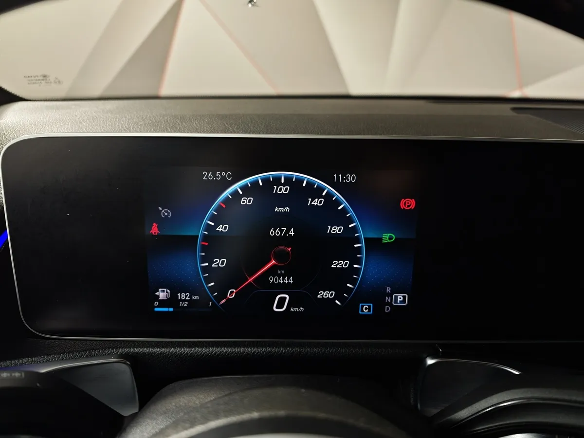 Mercedes-Benz GLB 250 8G-DCT 4MATIC (224 л.с.) Sport Синий в АВИЛОН. Слайд №18