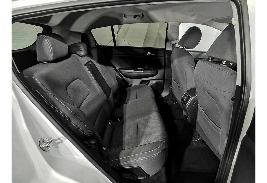 Kia Sportage 2.0 AT (150 л.с.) Comfort Черный в АВИЛОН. Слайд №17