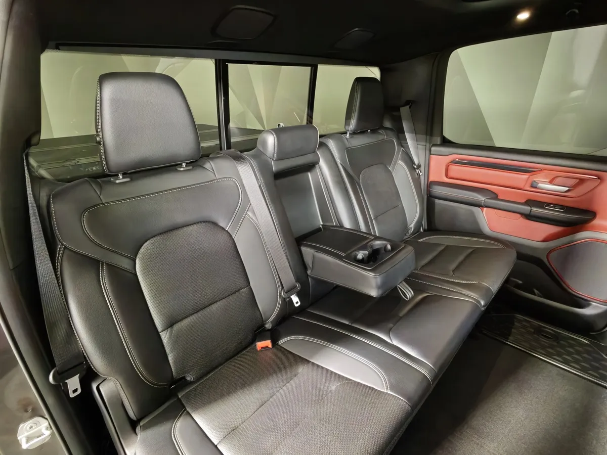 Dodge Ram 5.7 AT 4WD (395 л.с.) Rebel Серый в АВИЛОН. Слайд №17
