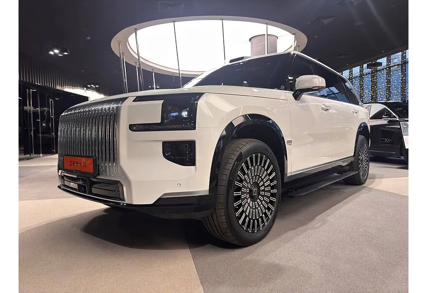 АВИЛОН - Zeekr 9X 2.0h AT 4WD (1177 л.с.) Ultra Белый - slide 9549929