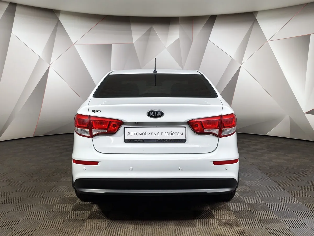 Kia Rio 1.6 MT (123 л.с.) Luxe Белый в АВИЛОН. Слайд №8