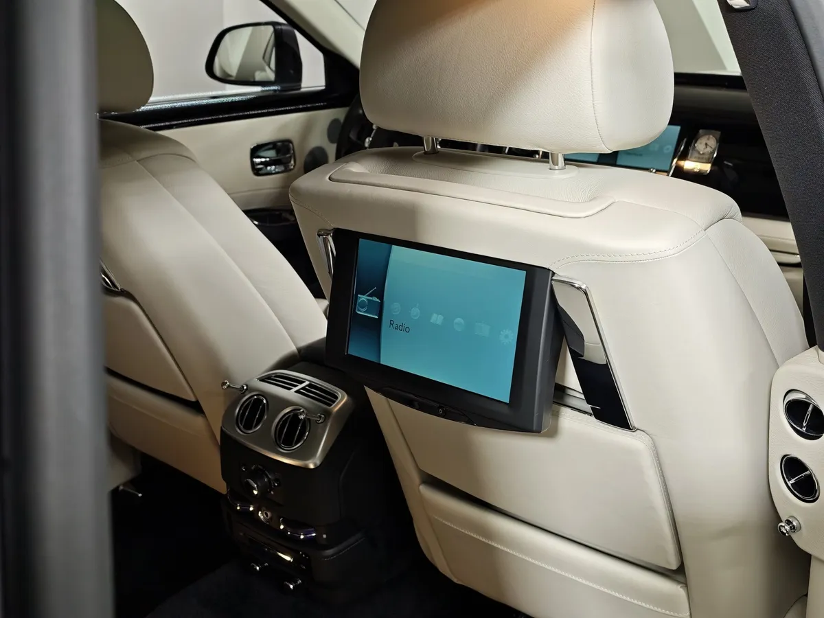 Rolls-Royce Ghost 6.6 AT (570 л.с.) Individual Серый в АВИЛОН. Слайд №32