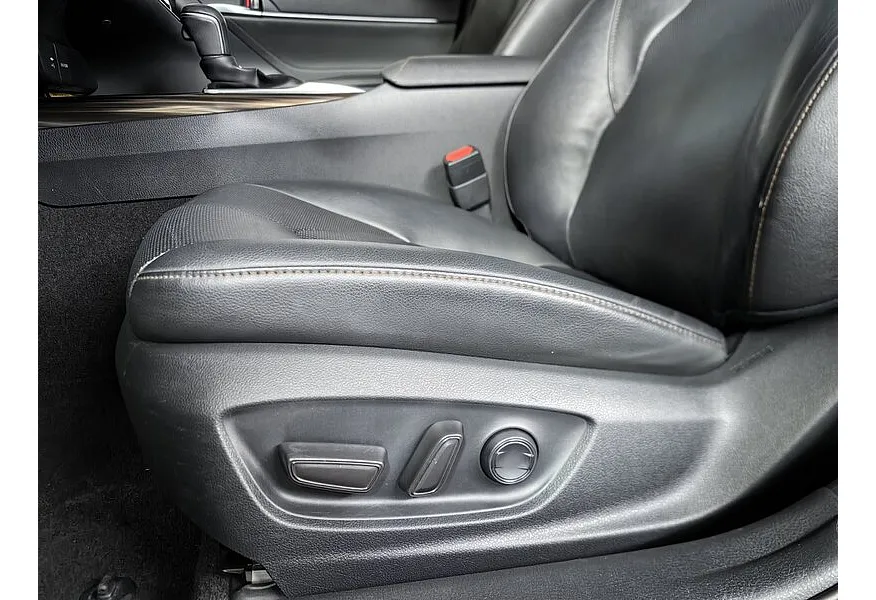 Toyota Camry 3.5 AT (249 л.с.) Черный в АВИЛОН. Слайд №11