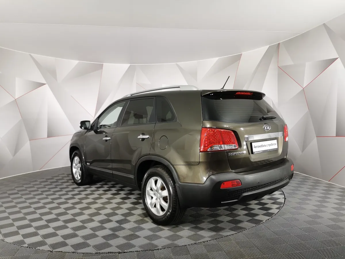 Kia Sorento 2.4 AT 4WD (175 л.с.) Comfort Коричневый в АВИЛОН. Слайд №4