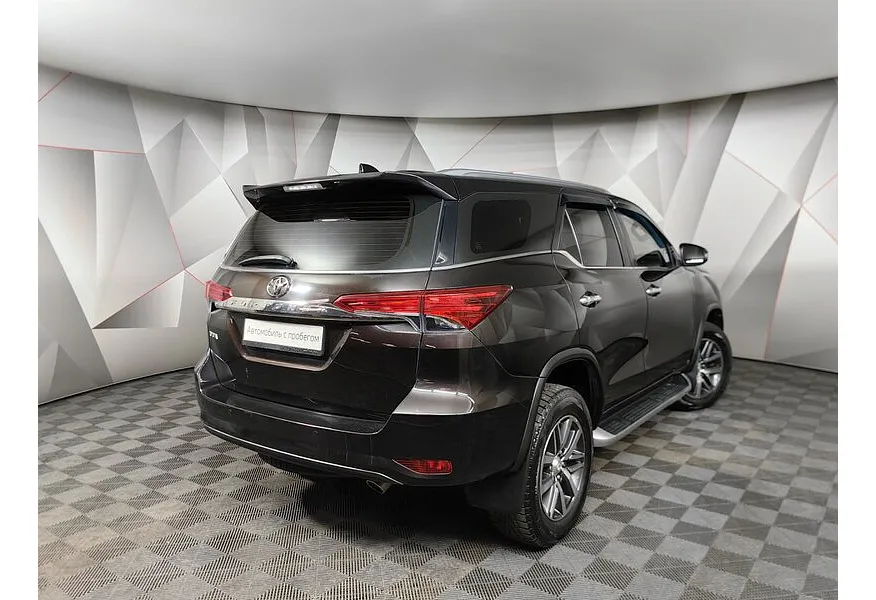 Toyota Fortuner 2.8 TD AT 4WD (177 л.с.) Комфорт Коричневый в АВИЛОН. Слайд №2