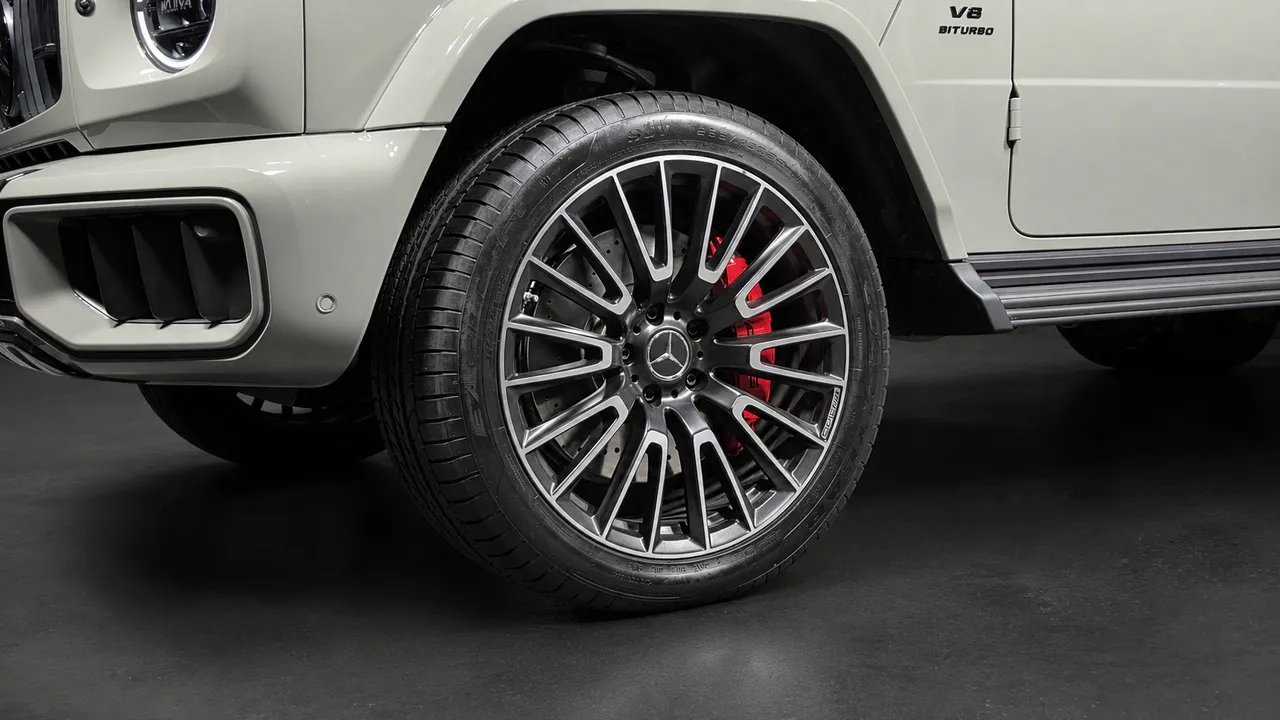 Mercedes-Benz G-Класс G 63 AMG Speedshift 4Matic (585 л.с.) Серый в АВИЛОН. Слайд №15