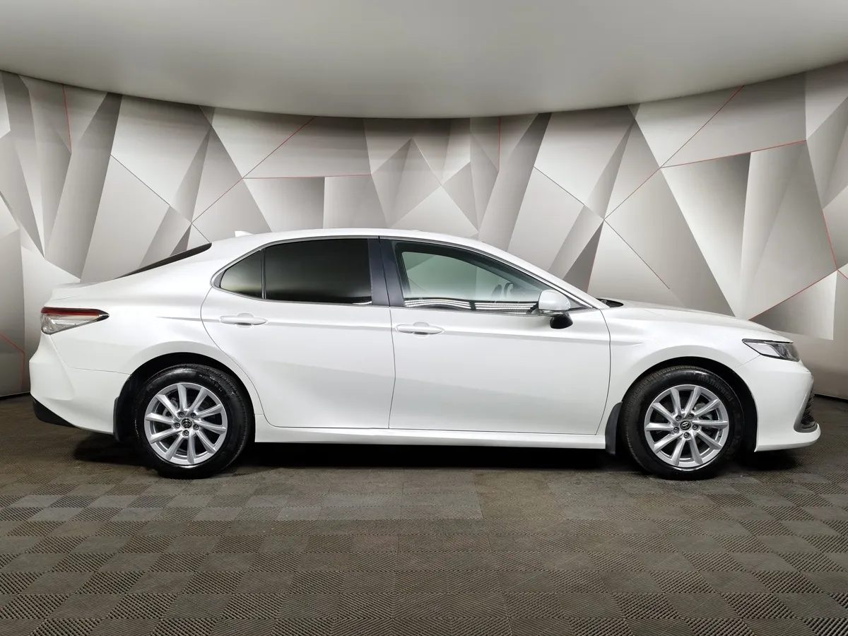 Toyota Camry 2.5 AT (200 л.с.) Prestige Safety Белый в АВИЛОН. Слайд №6