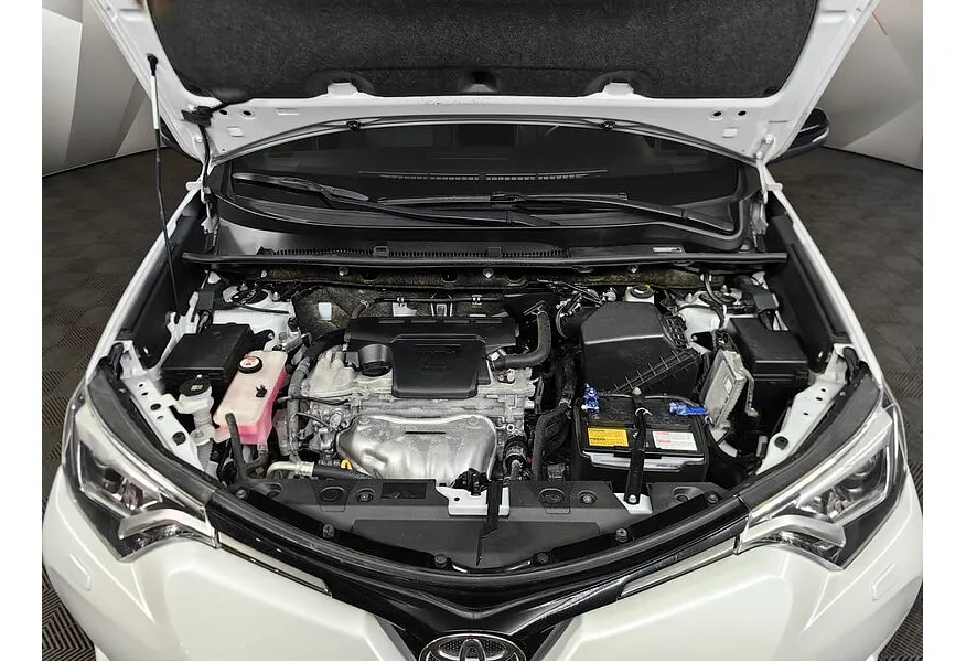 Toyota RAV4 2.5 AT 4WD (180 л.с.) Престиж Белый в АВИЛОН. Слайд №11