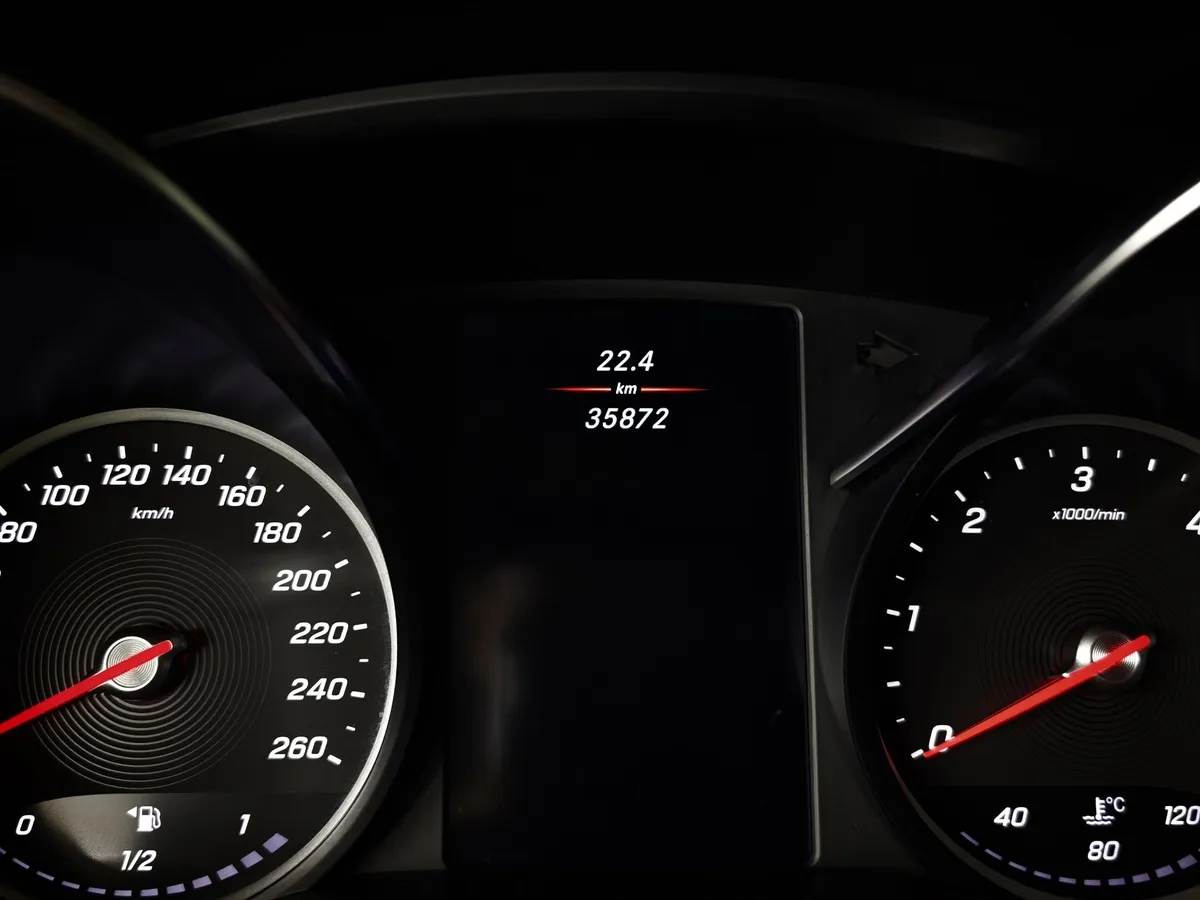 Mercedes-Benz V-Класс V 250 d 9G-Tronic L2 4MATIC (190 л.с.) AMG Line Синий в АВИЛОН. Слайд №18