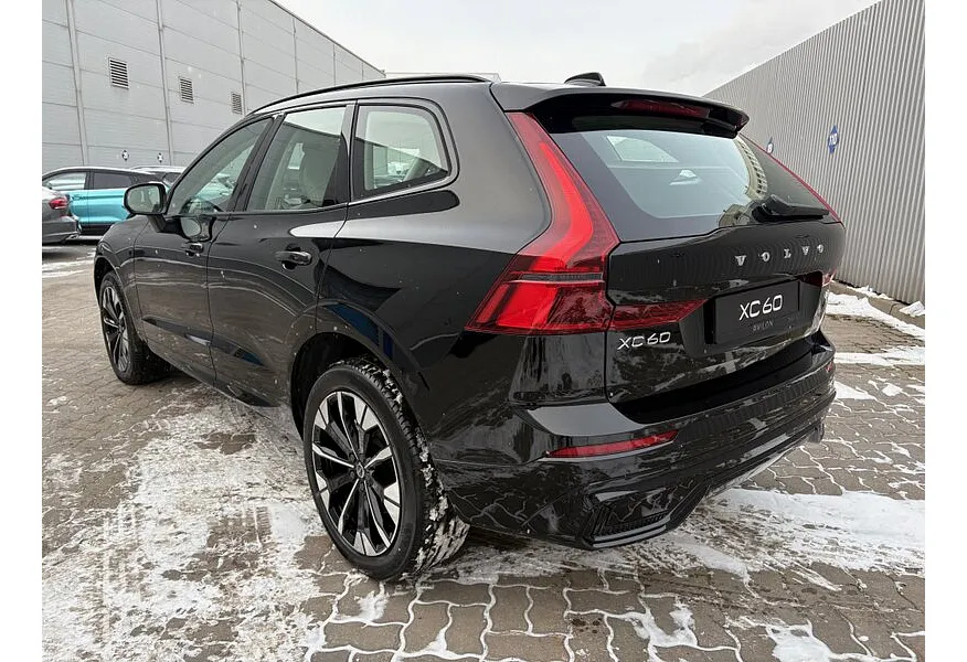 Volvo XC60 2.0 B5 8AT AWD (250 л.с.) Ultra Dark Черный в АВИЛОН. Слайд №3