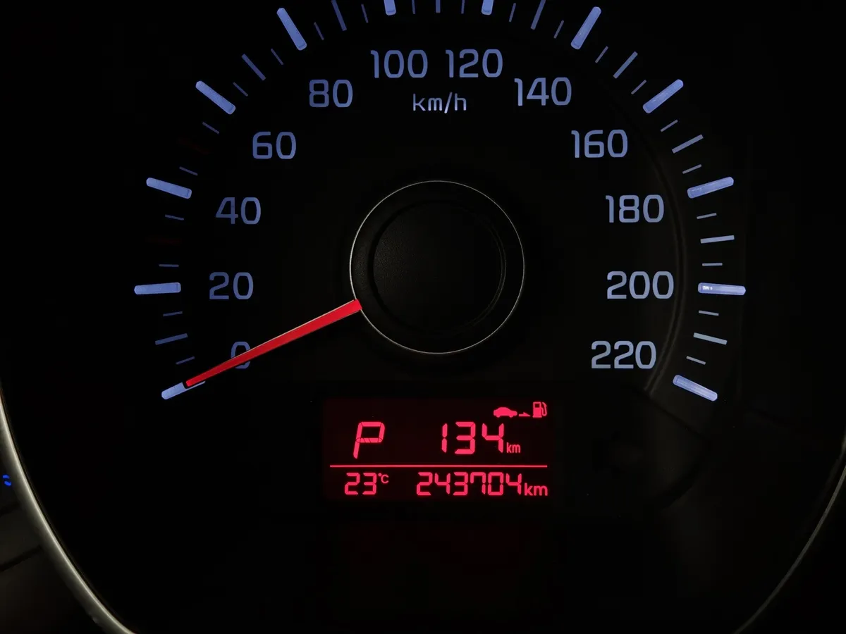 Kia Rio 1.6 AT (123 л.с.) Красный в АВИЛОН. Слайд №13