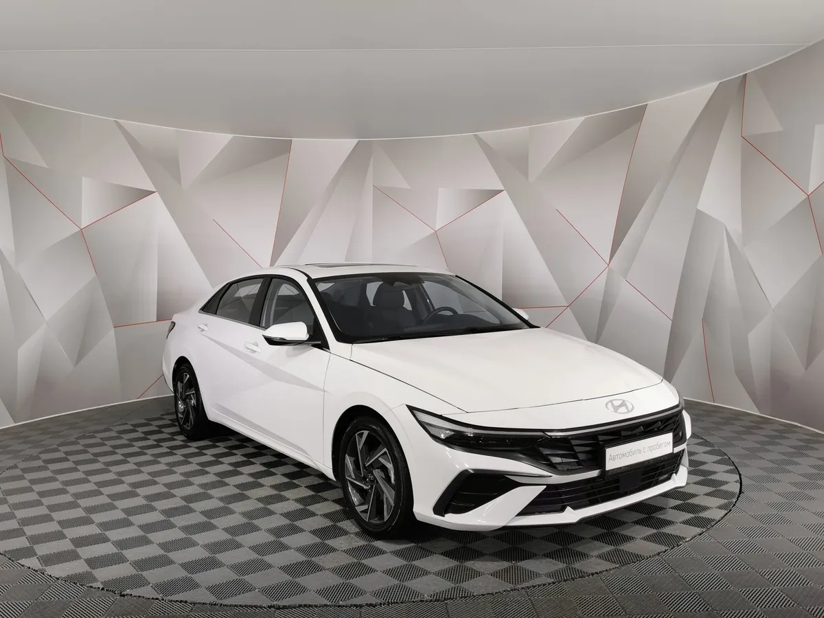 Hyundai Elantra 1.5 CTV (115 л.с.) Premium Edition Белый в АВИЛОН. Слайд №3