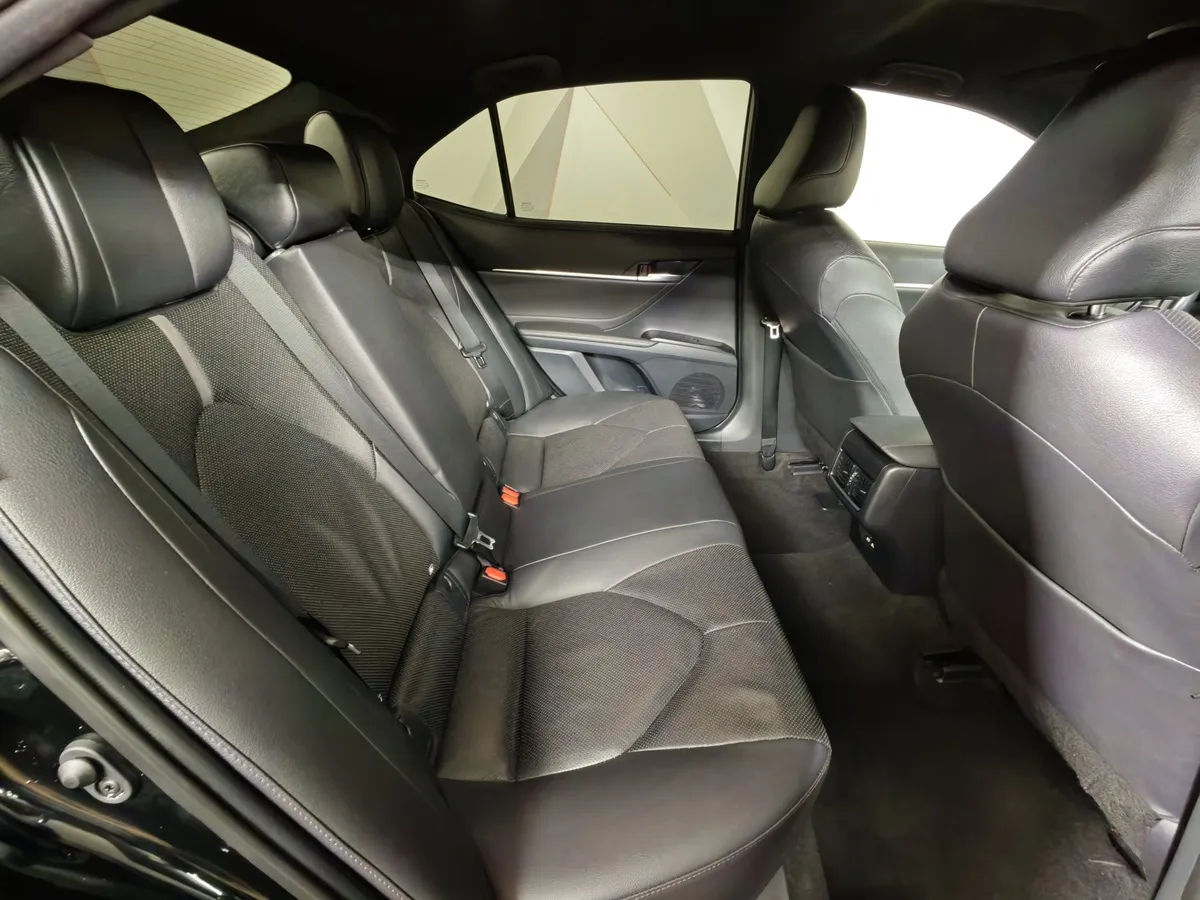 Toyota Camry 2.5 AT (200 л.с.) Черный в АВИЛОН. Слайд №16