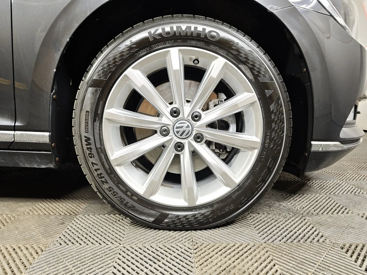 Volkswagen Passat 1.8 TSI BlueMotion DSG (180 л.с.) Highline Серый в АВИЛОН. Слайд №9