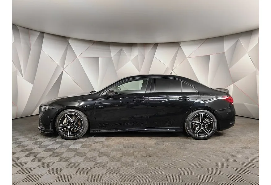 Mercedes-Benz A-Класс 35 SpeedShift 4Matic (306 л.с.) Черный в АВИЛОН. Слайд №5