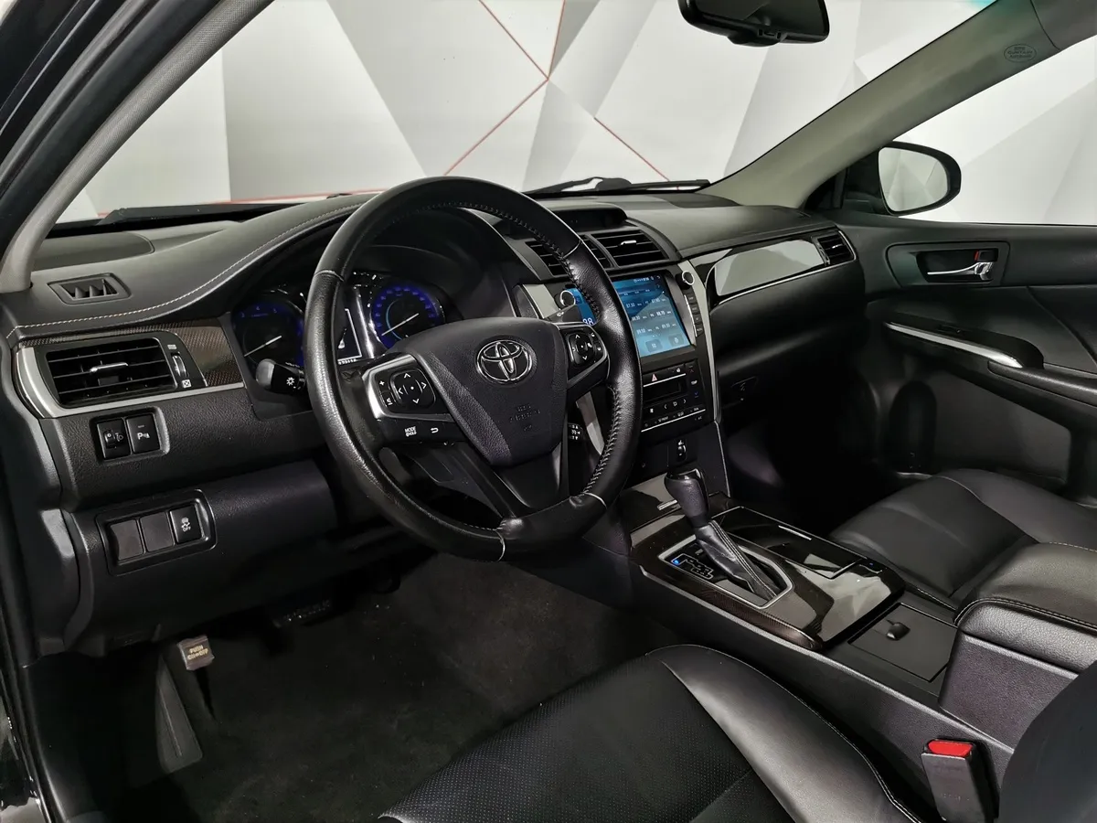 Toyota Camry 2.0 AT (148 л.с.) Черный в АВИЛОН. Слайд №18
