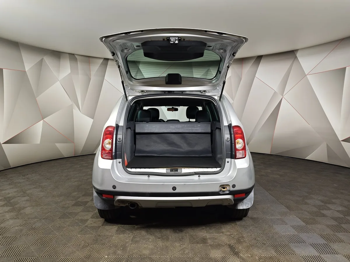 Renault Duster 2.0 MT 4x4 (143 л.с.) Серый в АВИЛОН. Слайд №12