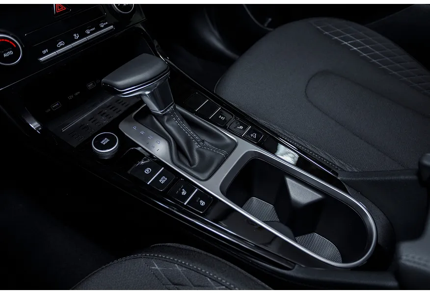 АВИЛОН - Solaris HC 2.0 AT 4WD (150 л.с.) Lifestyle + Premium Audio + Winter + Advanced Белый - slide 5