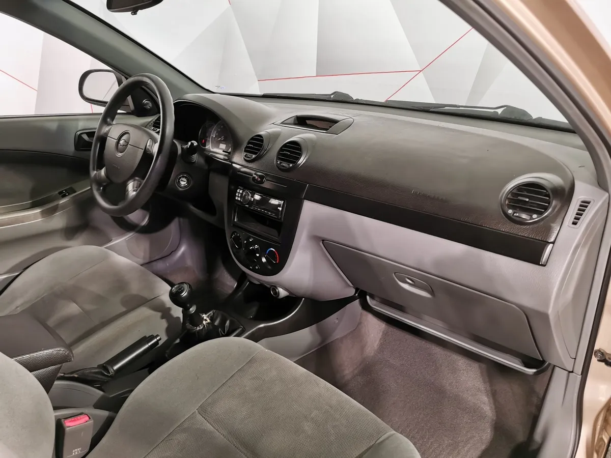 Chevrolet Lacetti 1.4 MT (95 л.с.) Бежевый в АВИЛОН. Слайд №11