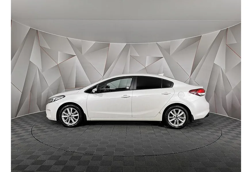 Kia Cerato 1.6 AT (130 л.с.) Comfort Белый в АВИЛОН. Слайд №5