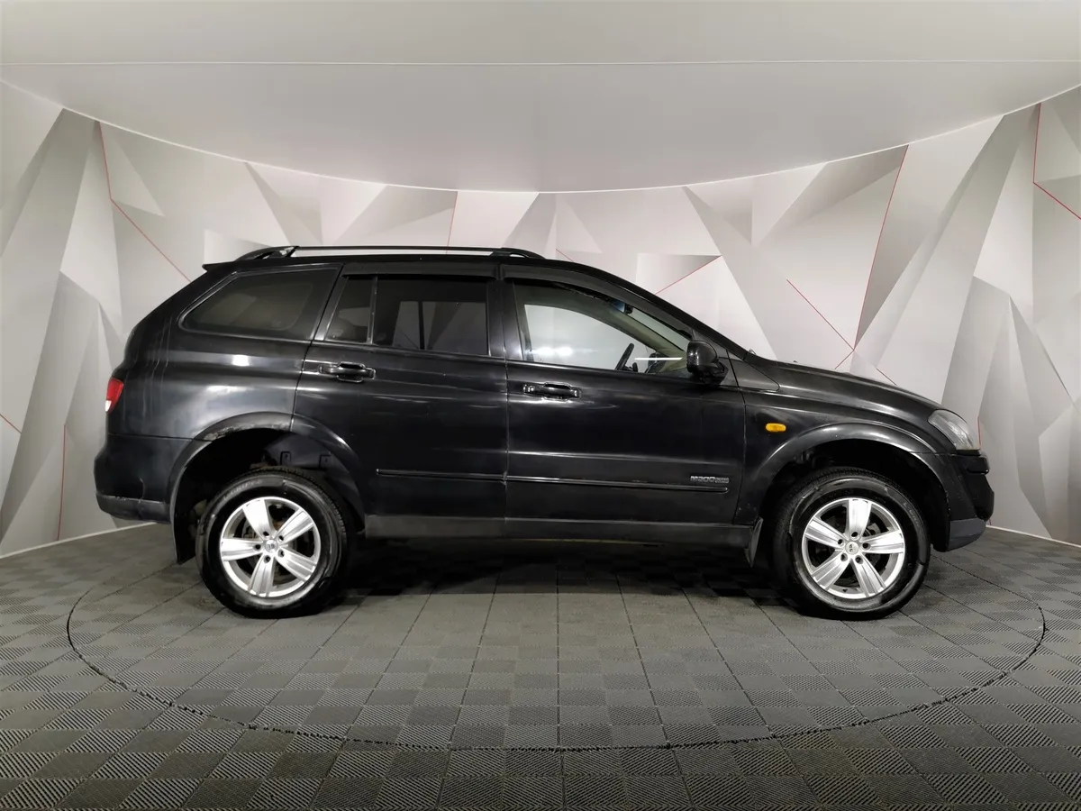 SsangYong Kyron 2.0 Xdi MT 4WD (141 л.с.) Черный в АВИЛОН. Слайд №6