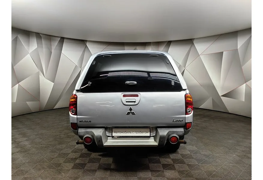 Mitsubishi L200 2.5 DI-D MT 4WD (136 л.с.) Серебристый в АВИЛОН. Слайд №8