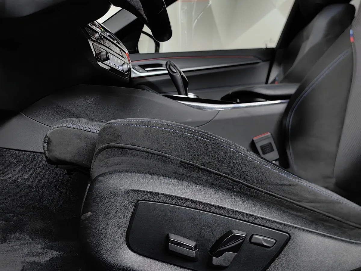 BMW 5 серия 540i xDrive Steptronic (340 л.с.) M Sport Pro Белый в АВИЛОН. Слайд №18