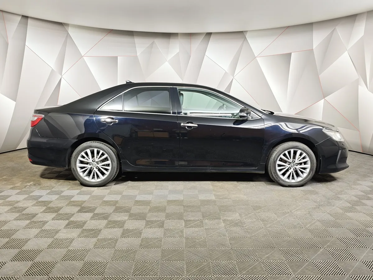 Toyota Camry 2.5 AT (181 л.с.) Черный в АВИЛОН. Слайд №6