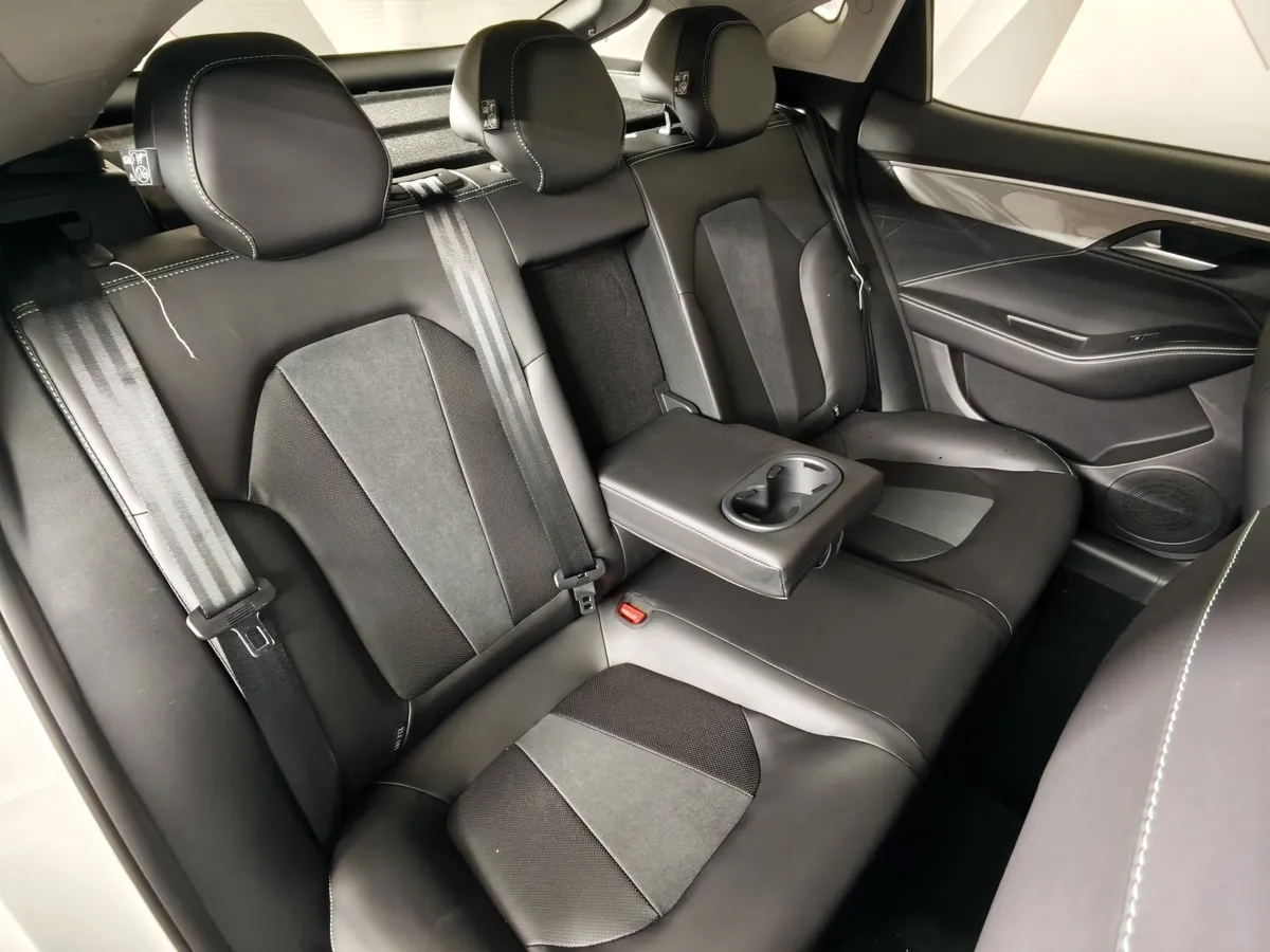 Москвич 6 1.5T CVT 2WD (136 л.с.) Business Белый в АВИЛОН. Слайд №17