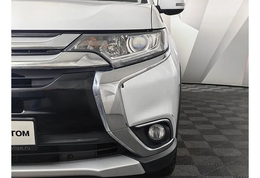Mitsubishi Outlander 2.0 MIVEC CVT 4WD (146 л.с.) Invite Белый в АВИЛОН. Слайд №10