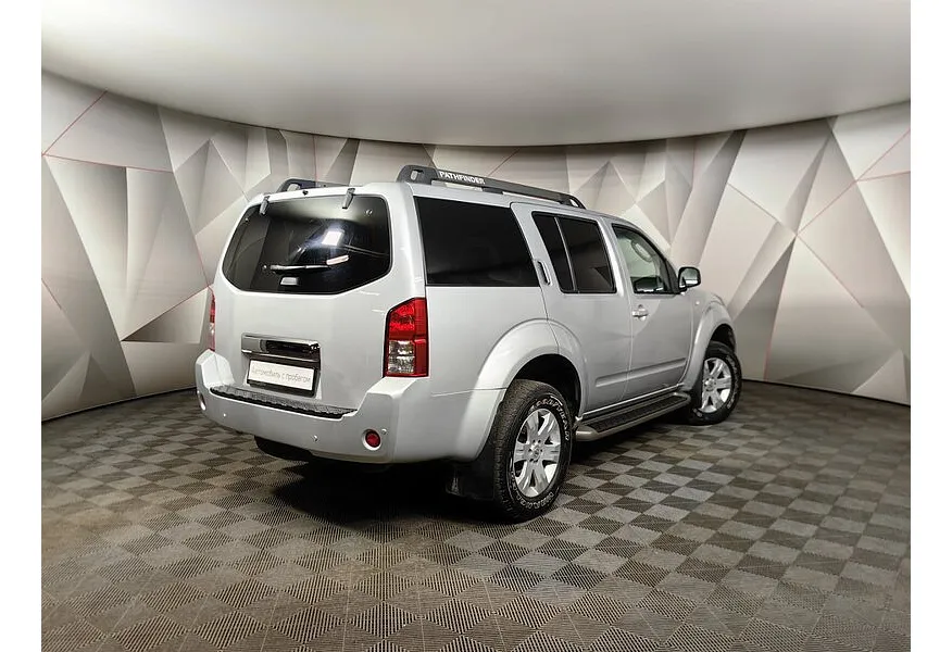 Nissan Pathfinder 2.5 dCi AT (174 л.с.) Серебристый в АВИЛОН. Слайд №2