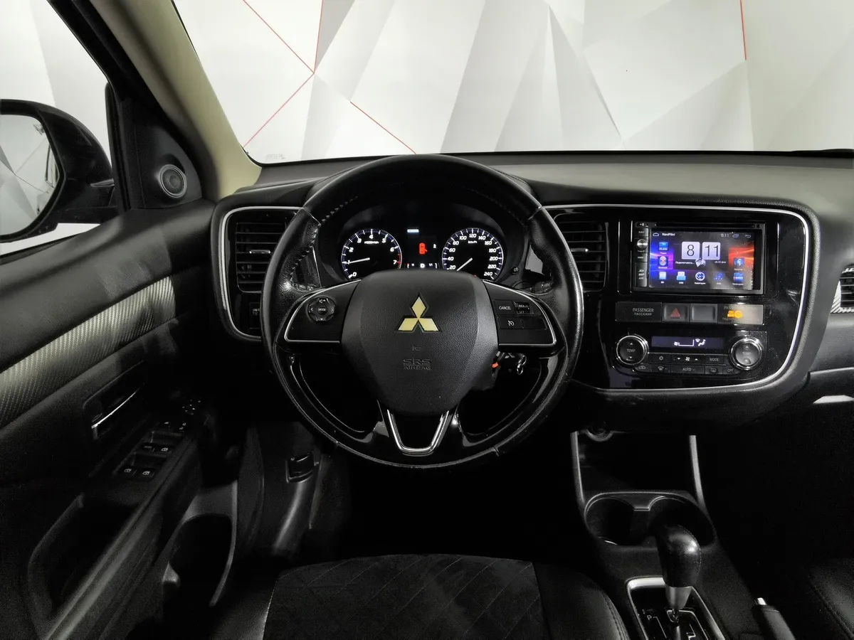 Mitsubishi Outlander 2.0 CVT 4WD (146 л.с.) Черный в АВИЛОН. Слайд №19