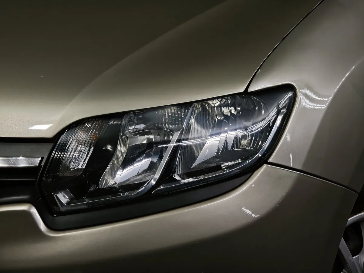 Renault Logan 1.6 MT (82 л.с.) Бежевый в АВИЛОН. Слайд №10
