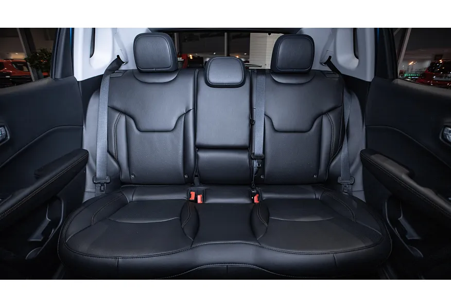 АВИЛОН - Jeep Compass 2.4 4x4 AT (150 л.с.) Limited Черный - slide 4