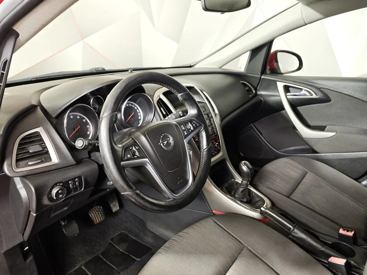 Opel Astra 1.6 MT (115 л.с.) Красный в АВИЛОН. Слайд №16