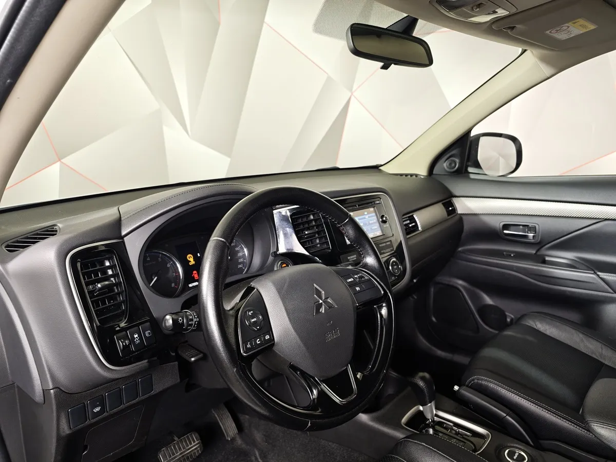 Mitsubishi Outlander 2.0 CVT 4WD (146 л.с.) Instyle E29 Белый в АВИЛОН. Слайд №18