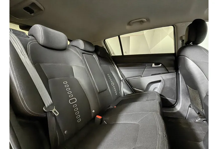 Kia Sportage 2.0 AT 4WD (150 л.с.) Luxe Серебристый в АВИЛОН. Слайд №16