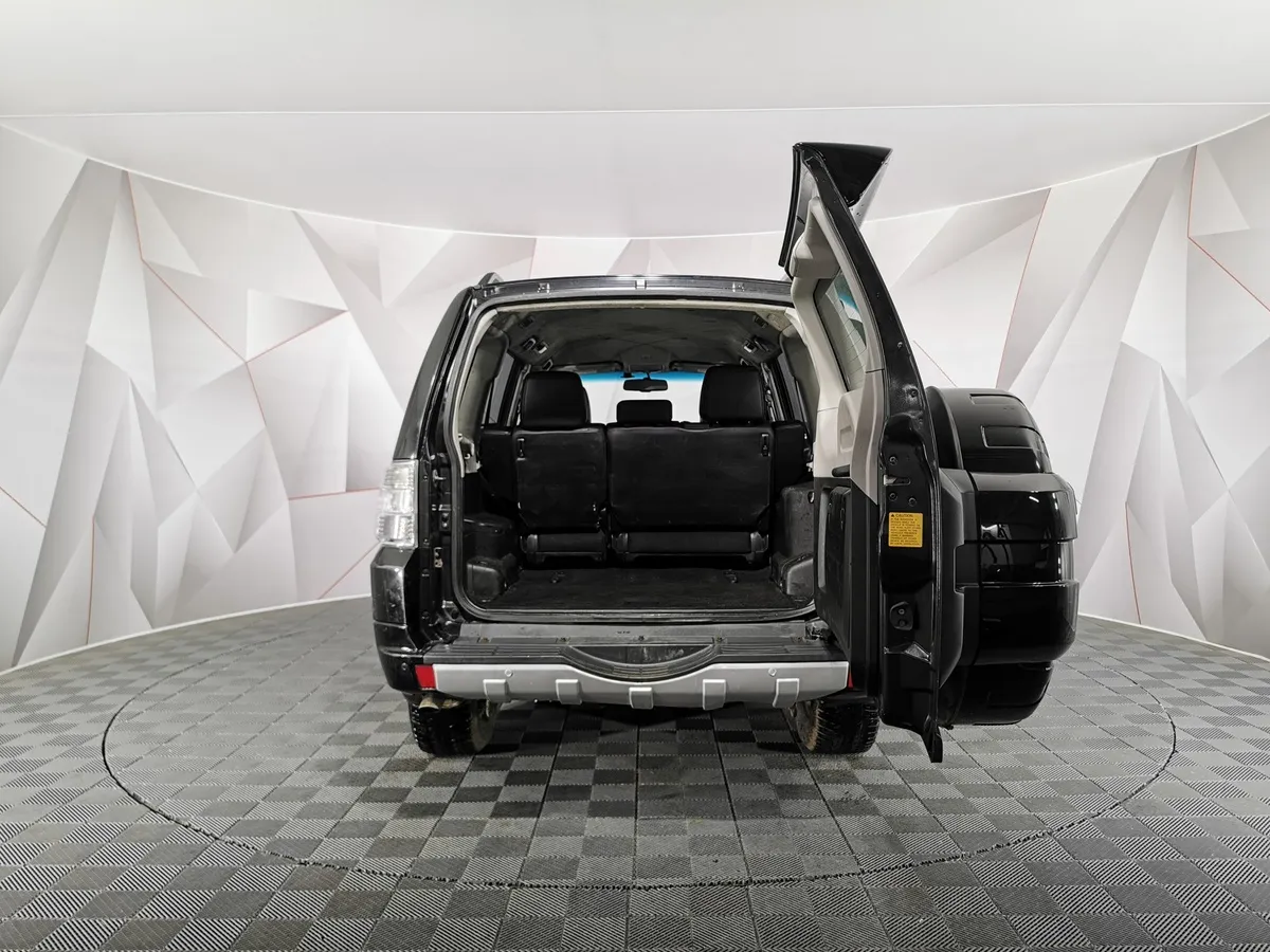 Mitsubishi Pajero 3.0 AT AWD (178 л.с.) Черный в АВИЛОН. Слайд №11